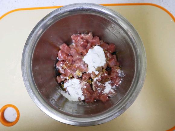 儿童补钙家常菜:豌豆炒牛肉粒 儿童补钙家常菜:豌豆炒牛肉粒