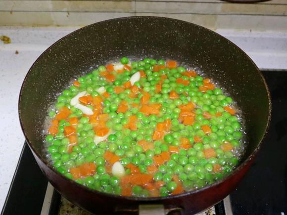 儿童补钙家常菜:豌豆炒牛肉粒 儿童补钙家常菜:豌豆炒牛肉粒