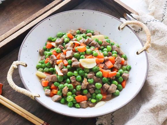 儿童补钙家常菜:豌豆炒牛肉粒 儿童补钙家常菜:豌豆炒牛肉粒