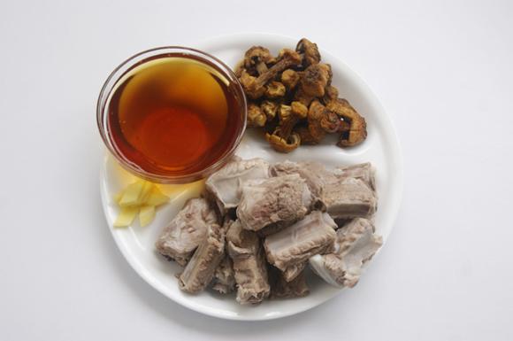 【姬松茸焖排骨】提高免疫力的冬季养生菜