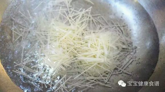 提高宝宝免疫力：里脊肉卷心菜面