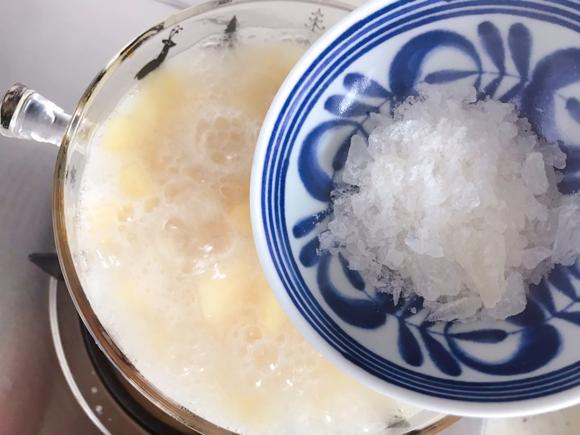 桃胶金燕耳苹果甜汤～清热健胃、增强免疫力佳品