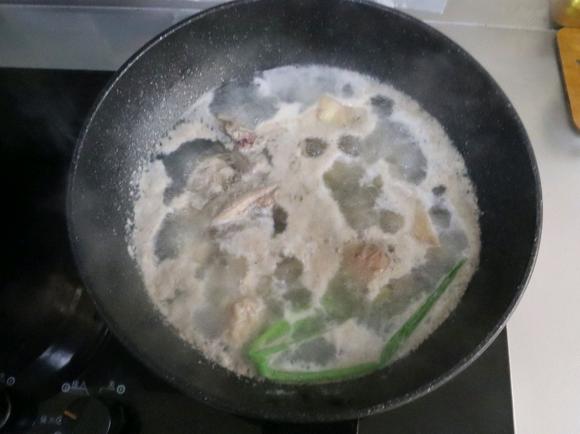 提高机体免疫力：隔水清炖香菇鸡汤