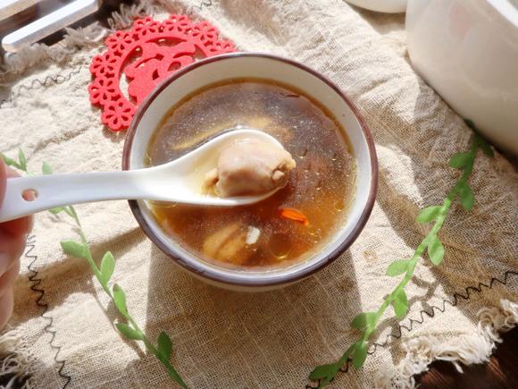 提高机体免疫力：隔水清炖香菇鸡汤