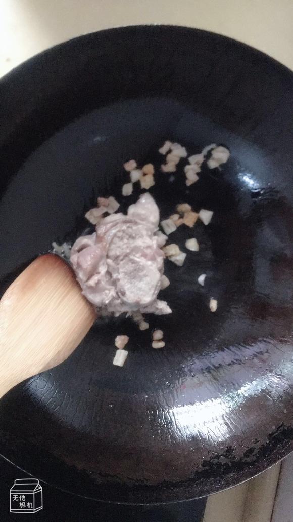 疫情第二波感染高峰期,提高免疫力必吃的的海参骨头汤 疫情第二波感染高峰期,提高免疫力必吃的的海参骨头汤