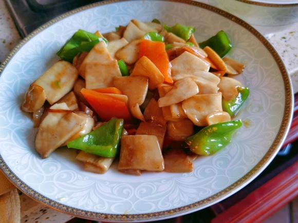 吃出来的免疫力！杏鲍菇炒青椒-提高免疫力的食谱