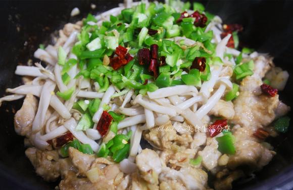 提升免疫力又解馋的-酱香麻辣海鲜菇 提升免疫力又解馋的-酱香麻辣海鲜菇
