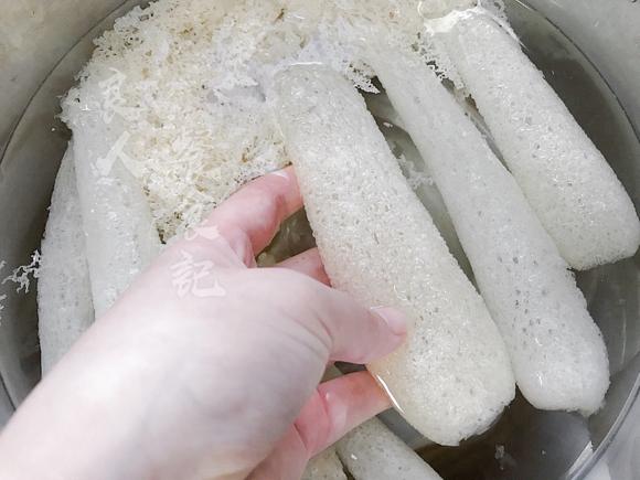 抗肿瘤抗血脂血栓、抗氧化、增强免疫力：竹荪玉米炖排骨
