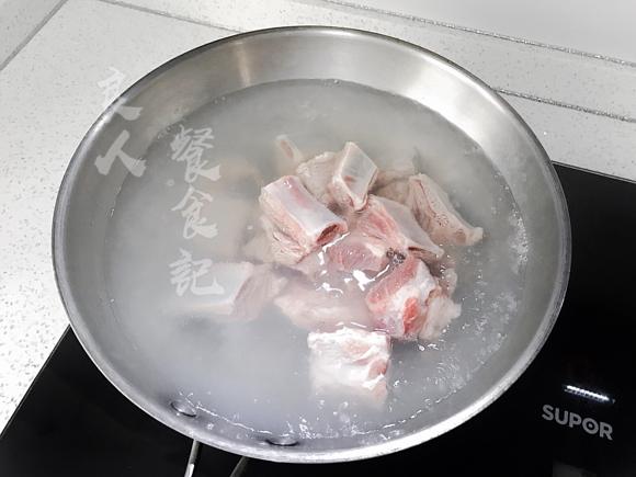 抗肿瘤抗血脂血栓、抗氧化、增强免疫力：竹荪玉米炖排骨