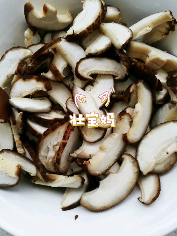 增强宝宝免疫力婴幼儿天然调味剂：自制香菇粉
