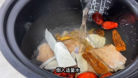 滋阴补肾，提高免疫养生汤：羊肚菌红枣汤