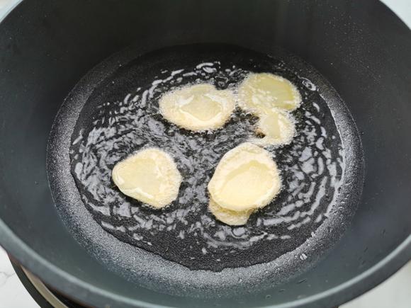 羊肉焖饭，肉鲜饭香，常吃还能增强身体免疫力