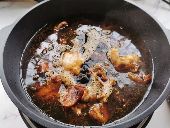 羊肉焖饭，肉鲜饭香，常吃还能增强身体免疫力