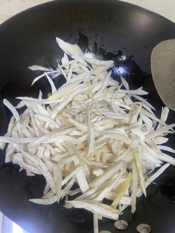 提高免疫必吃菜~杏鲍菇炒鸡蛋(补充蛋白) 提高免疫必吃菜~杏鲍菇炒鸡蛋(补充蛋白)