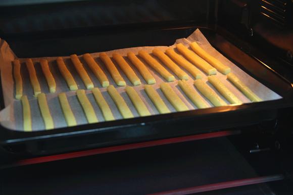 百力滋-巧克力饼干棒的做法