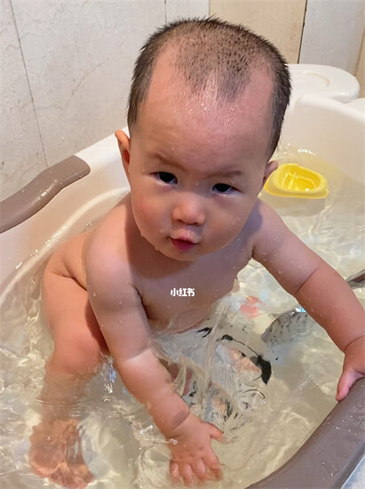 新手妈妈看过来：0~12月龄宝宝的必备物品清单及使用指南