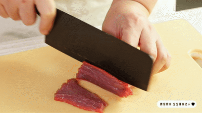 宝宝辅食点心：口蘑西葫芦炒牛肉
